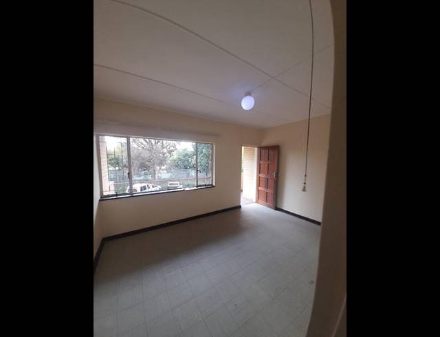 2 BEDROOM APARTMENT FOR SALE IN SASOLBURG EXT 3